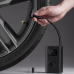 Xiaomi Mijia Air Pump 2 inflating car tire