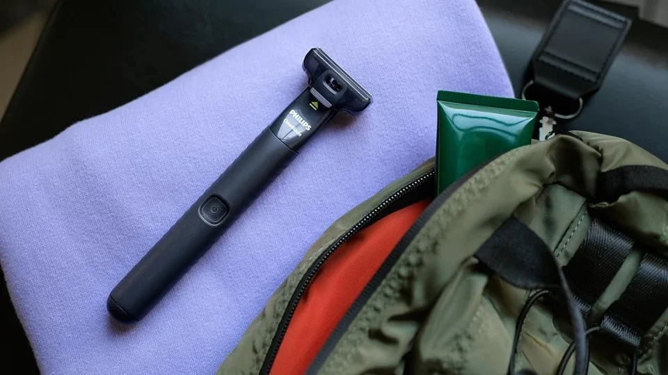 Philips OneBlade Beard and Body Trimmer QP 1624/10 front view 